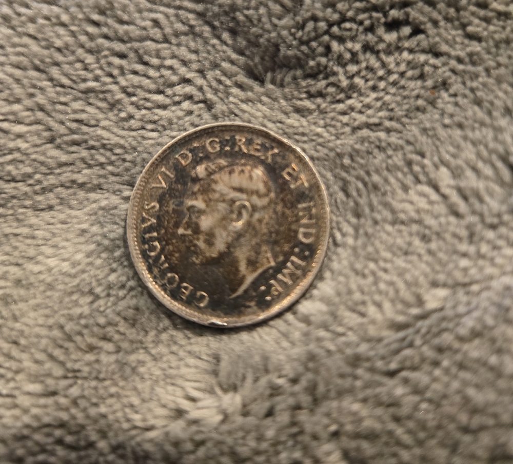 Canada 25 Cents 1943, Coin, Silver with Profile Design